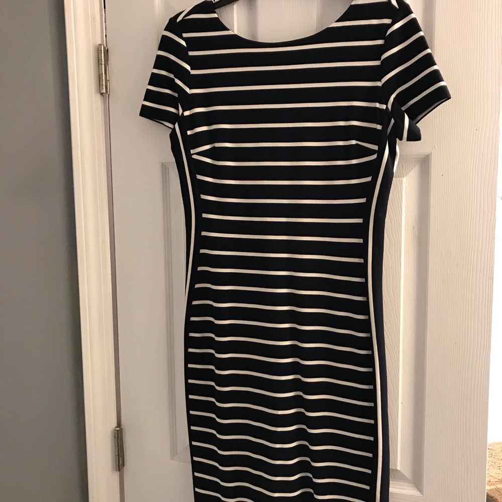 Banana Republic Factory navy and white dress